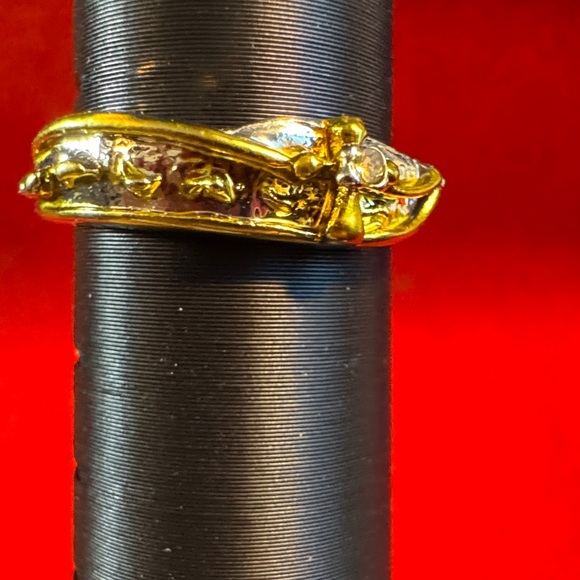 Jewelry - Elegant Gold and Silver Women's Ring